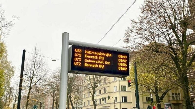Nahverkehr in Düsseldorf: Warum die Rheinbahn Uhrzeiten statt Minuten anzeigt
