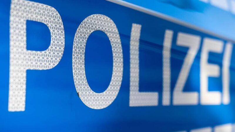 Beteiligte aus Leverkusen und Neuss: Messerattacke in Düsseldorf – 21-Jähriger wird schwer verletzt