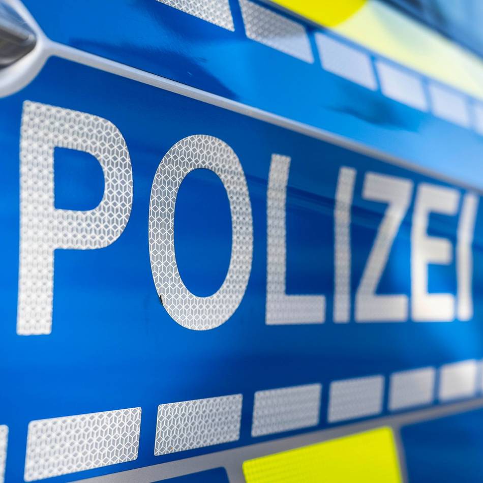 Beteiligte aus Leverkusen und Neuss: Messerattacke in Düsseldorf – 21-Jähriger wird schwer verletzt
