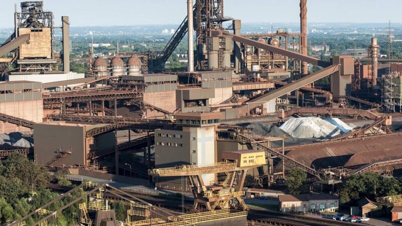 Unglück in Duisburger Werkshafen: 42-jähriger Steuermann stirbt bei Arbeitsunfall