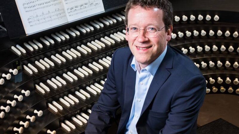 Domorganist Stefan Schmidt: Zauberer auf allen Ebenen