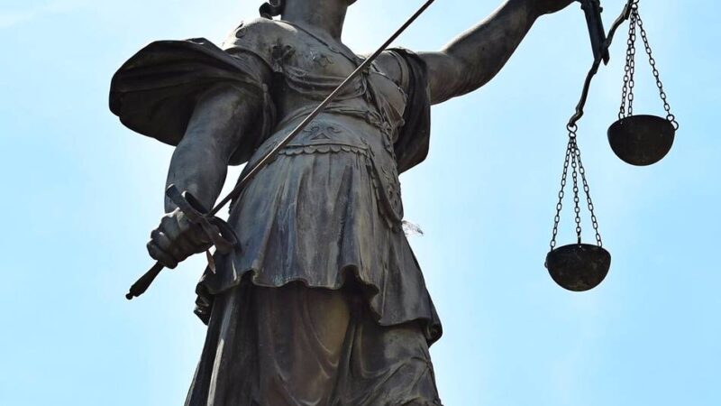 Gericht: Opfer von Raub in Velberter Wohnung: „Ich hatte Todesangst“