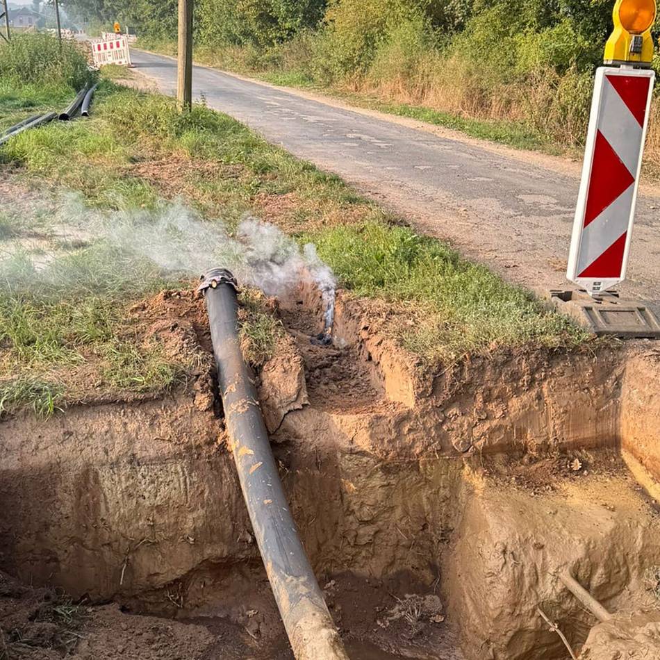 Flächenbrand in Goch: Baggerfahrer trifft Phosphorgranate aus dem Zweiten Weltkrieg