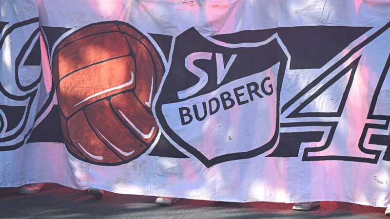 0:3-Schlappe im Pokal gegen RWO: Rekordkulisse und feuchte Augen beim SV Budberg