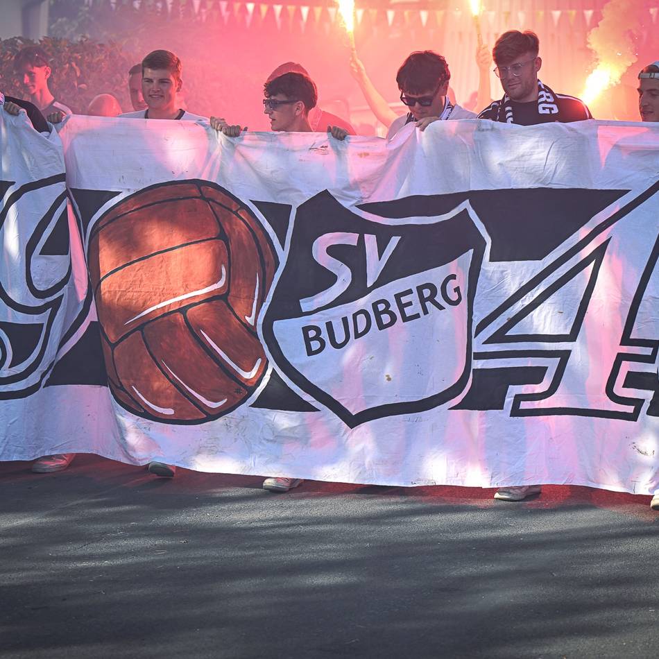 0:3-Schlappe im Pokal gegen RWO: Rekordkulisse und feuchte Augen beim SV Budberg
