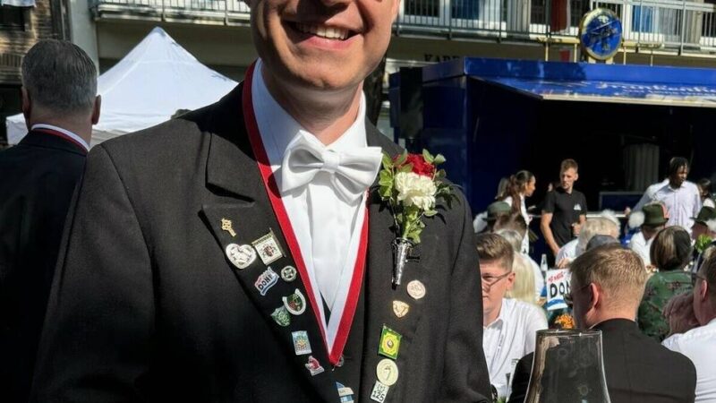 Neusser Oberpfarrer Andreas Süß wird 50: Kirmes-Geburtstagskind sammelt für St. Quirin