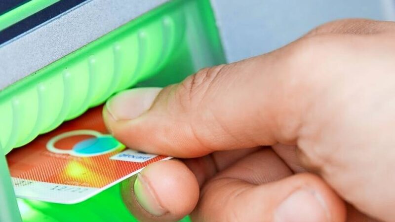 Fiese Masche: Falsche Bankmitarbeiter betrügen drei Velberter Senioren