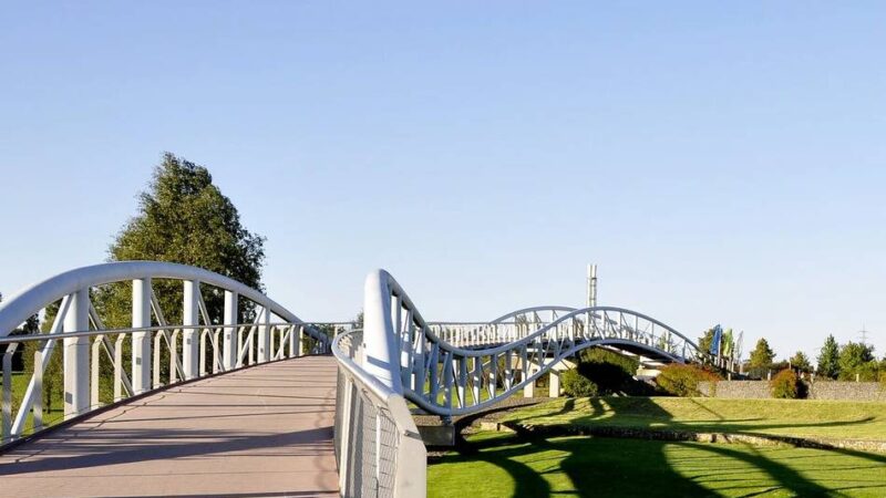 Umwege für Fußgänger und Radler: Neulandbrücke vorübergehend gesperrt