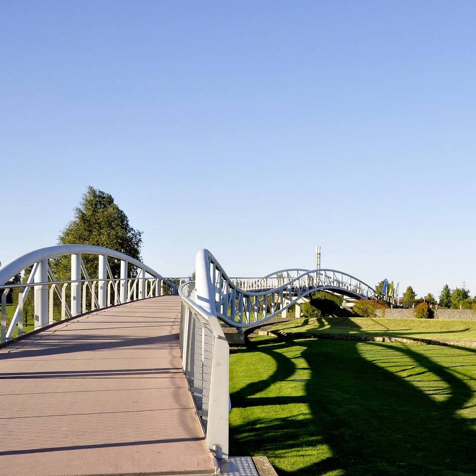 Umwege für Fußgänger und Radler: Neulandbrücke vorübergehend gesperrt