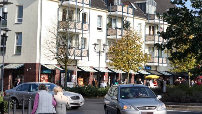Stadtwerke beschleunigen Fertrigstellung: Bauarbeiten am Kreisverkehr Hösel liegen im Zeitplan