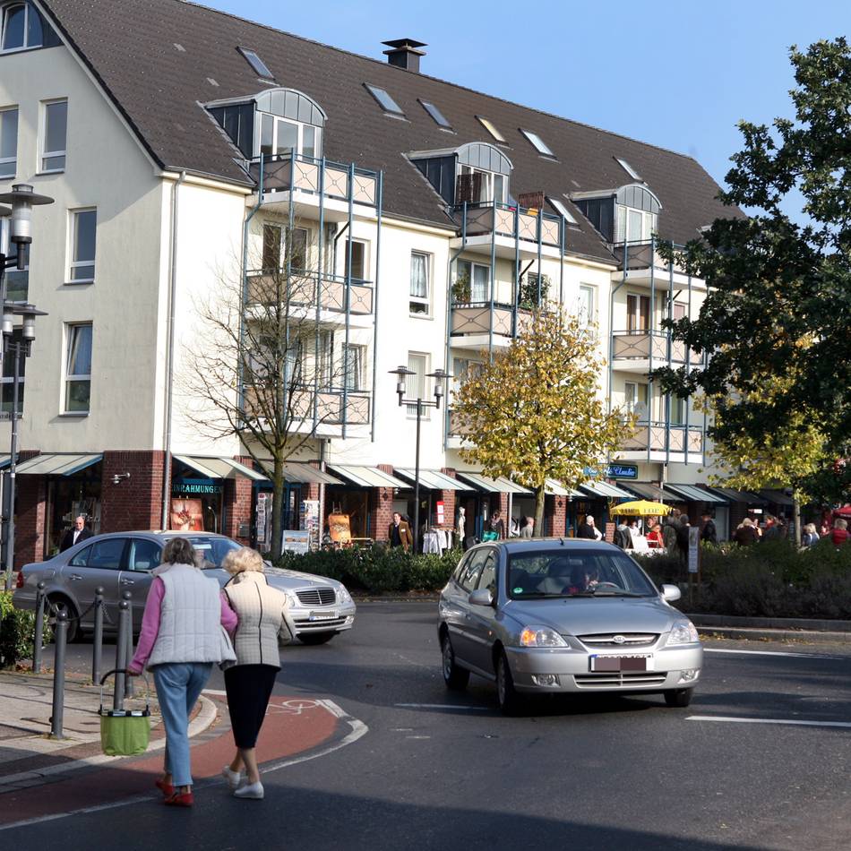 Stadtwerke beschleunigen Fertrigstellung: Bauarbeiten am Kreisverkehr Hösel liegen im Zeitplan