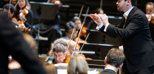 Lahav Shani: Ausgeladener Dirigent und Münchner Philharmoniker kurzfristig zum Musikfest in Berlin eingeladen