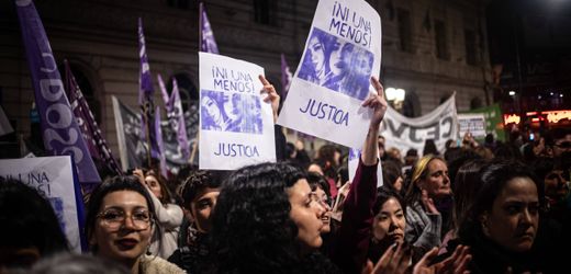 Argentinien: Protestmarsch in Buenos Aires fordert Gerechtigkeit für Femizide