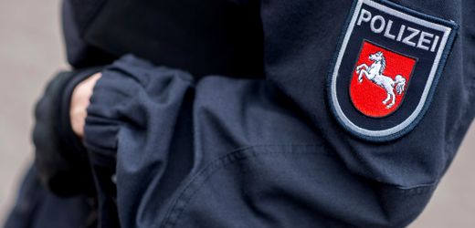 Niedersachsen: Razzia bei Polizisten wegen mutmaßlich rassistischer Gruppenchats