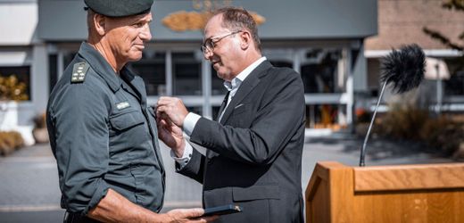 Afghanistan: Alexander Dobrindt ehrt Bundespolizisten für Rettungsaktion in Kabul
