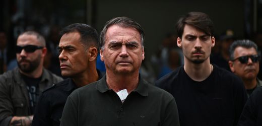 Brasilien: Jair Bolsonaro wegen gesundheitlicher Beschwerden ins Krankenhaus gebracht