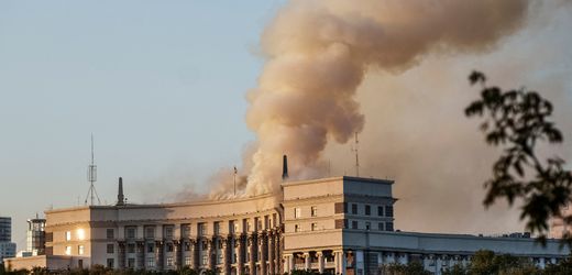 Ukraine meldet schwersten russischen Drohnenangriff seit Kriegsbeginn: Regierungsgebäude beschädigt
