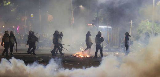 Indonesien streicht Privilegien für Abgeordnete nach tagelangen Protesten und Ausschreitungen