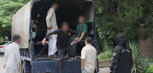 Afghanistan: Wadephul verspricht schnelle Aufnahme, Dobrindt fordert Prüfverfahren