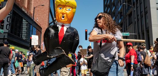 Chicago: Tausende demonstrieren gegen Donald Trump, ICE und Einsatz der Nationalgarde