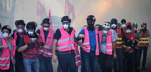 Frankreich: Hunderttausende demonstrieren gegen Sparmaßnahmen