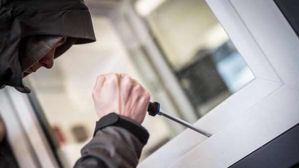 Polizei sucht Hinweise nach Einbruch in Velberter Sportverein