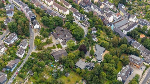 Parolen an Velberter Grundschulen geschmiert: Polizei ermittelt