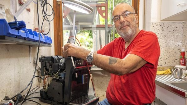 Dieser Velberter ist Retter von defekten Kaffeevollautomaten
