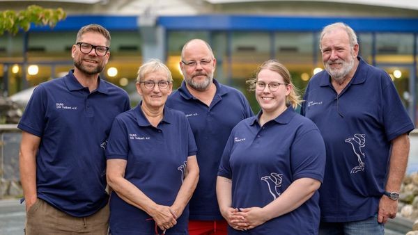 DLRG Velbert feiert 75 Jahre: Schwimmen lehren, Leben retten