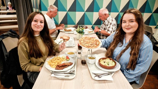 Mittagessen in der Velberter Finanzamt-Kantine: Schmeckt das?