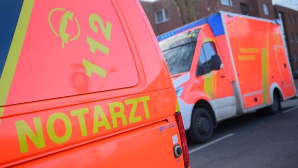 Unfall in Heiligenhaus: E-Scooter-Fahrer im Krankenhaus