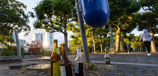 Pfand: Mehrwegflaschen im Müll schüren Debatte über höhere Beträge