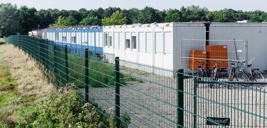 Upahl in Mecklenburg: Container-Asylunterkunft wird geräumt und abgebaut