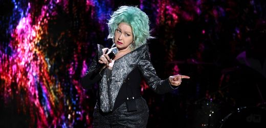 Cyndi Lauper verabschiedet sich mit Joni Mitchell und Cher von ihren Fans