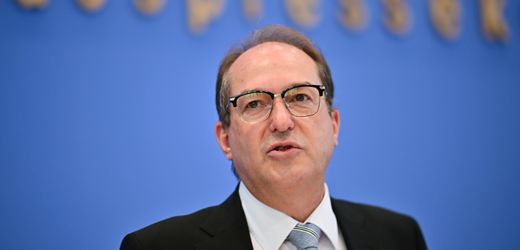 Asyl: Zahl der Anträge geht im Vergleich zum Vorjahresmonat deutlich zurück