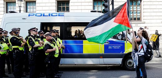 London: Dutzende Festnahmen bei Protest für verbotene Gruppe Palestine Action