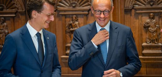 Kanzler Merz: Hendrik Wüst – Harmonie bei Besuch in NRW – Kuscheln auf Westfälisch