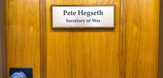 US-Verteidigungsministerium wird zu Kriegsministerium: Pete Hegseth hat schon ein neues Schild