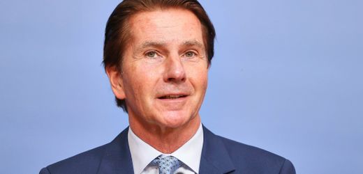 Christina Block engagiert Ex-Sprecher von Gerhard Schröder
