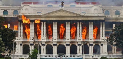 Nepal: Eskalation der Gewalt – Politiker-Anwesen von Demonstranten angegriffen