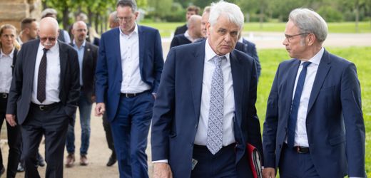 Mecklenburg-Vorpommern: Staatssekretär Wolfgang Schmülling weist Untreuevorwurf zurück