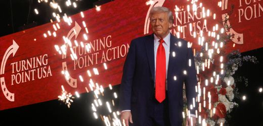 Charlie Kirk: Donald Trump und Verbündete bei Trauerfeier in Arizona