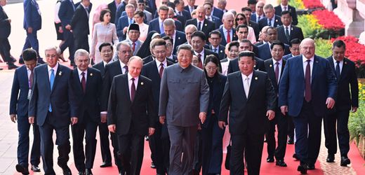Panne in Peking: Wladimir Putin und Xi Jinping reden über Unsterblichkeit
