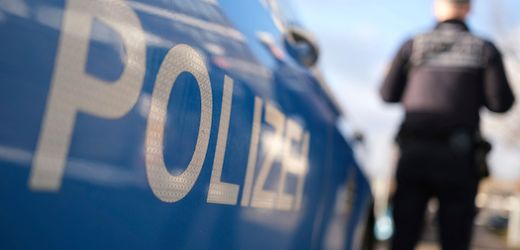 Oberpfalz: 18-Jähriger baut Unfall mit geliehenem Porsche – Totalschaden