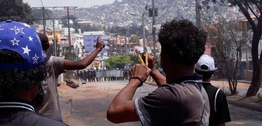 Madagaskar: 22 Tote bei Protesten – Präsident entlässt Regierung