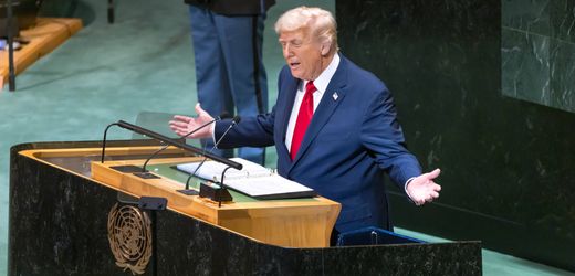 Uno: Bei Donald Trump streiken Rolltreppe und Teleprompter, Emmanuel Macron verzweifelt an Absperrung