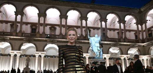 Giorgio Armani: Cate Blanchett und Co. feiern letzte Kollektion bei Modenschau in Mailand