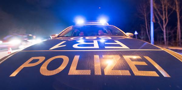 Diebstahl, Urkundenfälschung und Hehlerei: Autofahrer aus Mönchengladbach wegen zahlreicher Delikte vorläufig festgenommen
