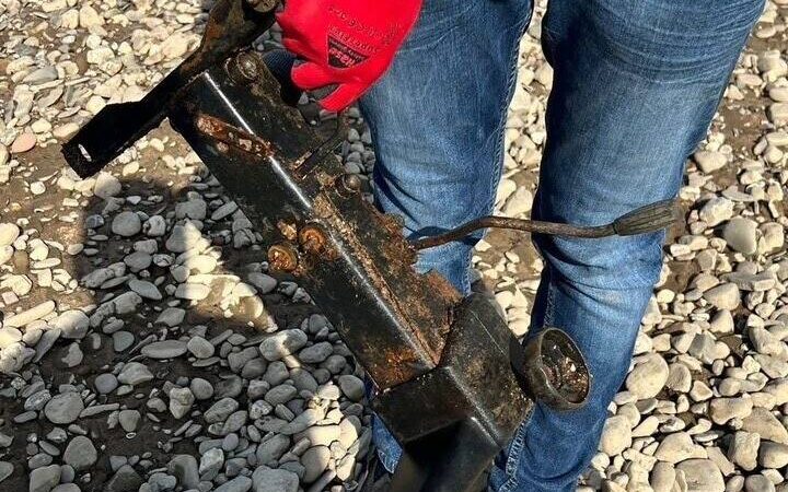 Von der Schiffsturbine bis zum Kabelbinder: Wieder kuriose Fundstücke beim Rhein Cleanup