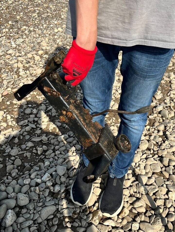 Von der Schiffsturbine bis zum Kabelbinder: Wieder kuriose Fundstücke beim Rhein Cleanup